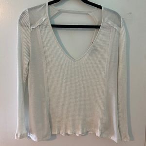 Long-sleeve open back Lulus shirt